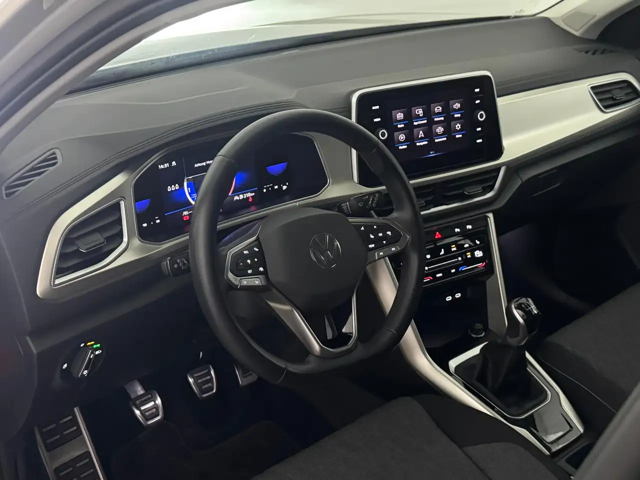 Volkswagen T-Roc TSI Life MOVE LED Virtual ACC Navi-app — Galería del vehículo 12