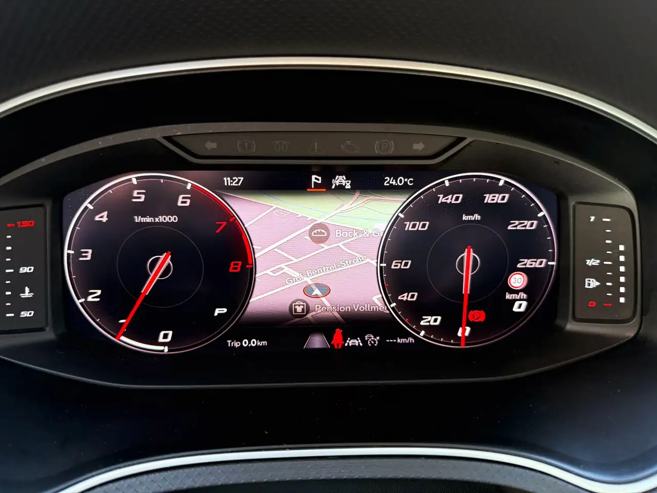 SEAT Arona 1.0 TSI DSG FR LED NAV KAM PDC ACC AHK — Vehicle gallery 8