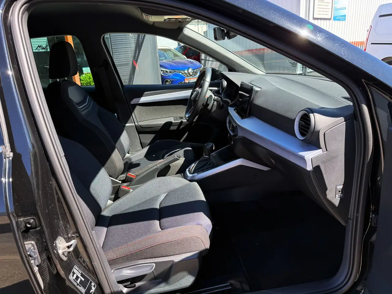 SEAT Arona 1.0 TSI DSG FR LED NAV KAM PDC ACC AHK — Vehicle gallery 22