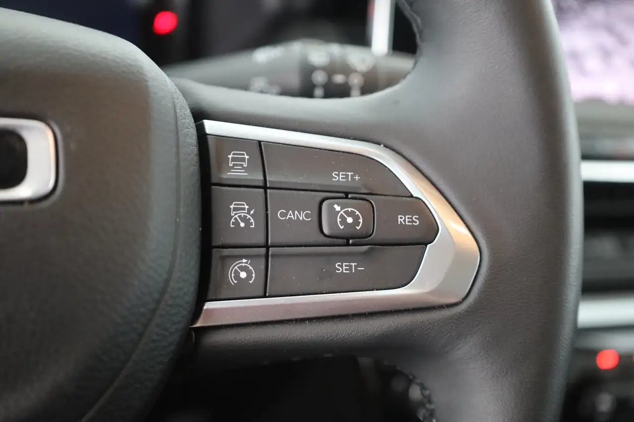 Jeep Compass 1.5 M-Hybrid Altitude LED Teilleder 360° — معرض صور السيارة 17