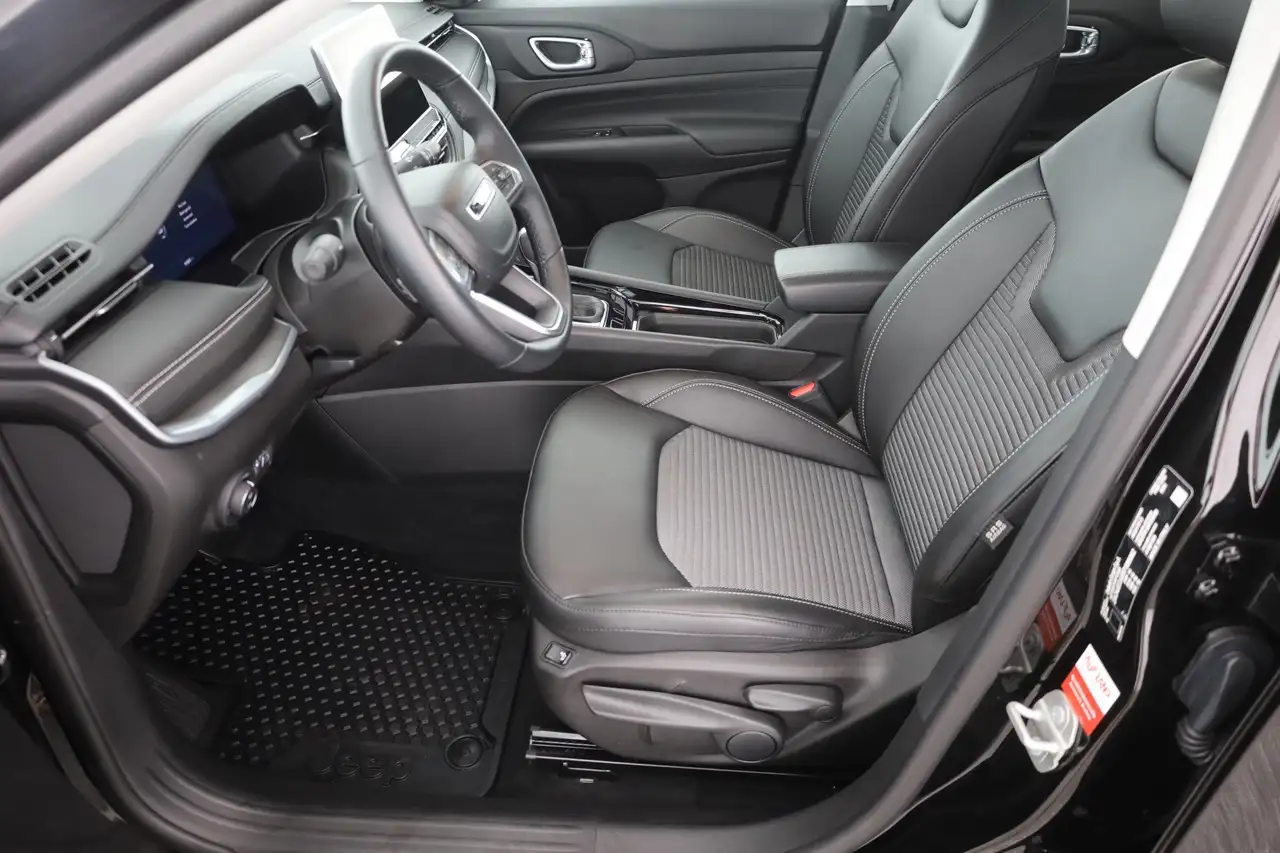 Jeep Compass 1.5 M-Hybrid Altitude LED Teilleder 360° — معرض صور السيارة 23