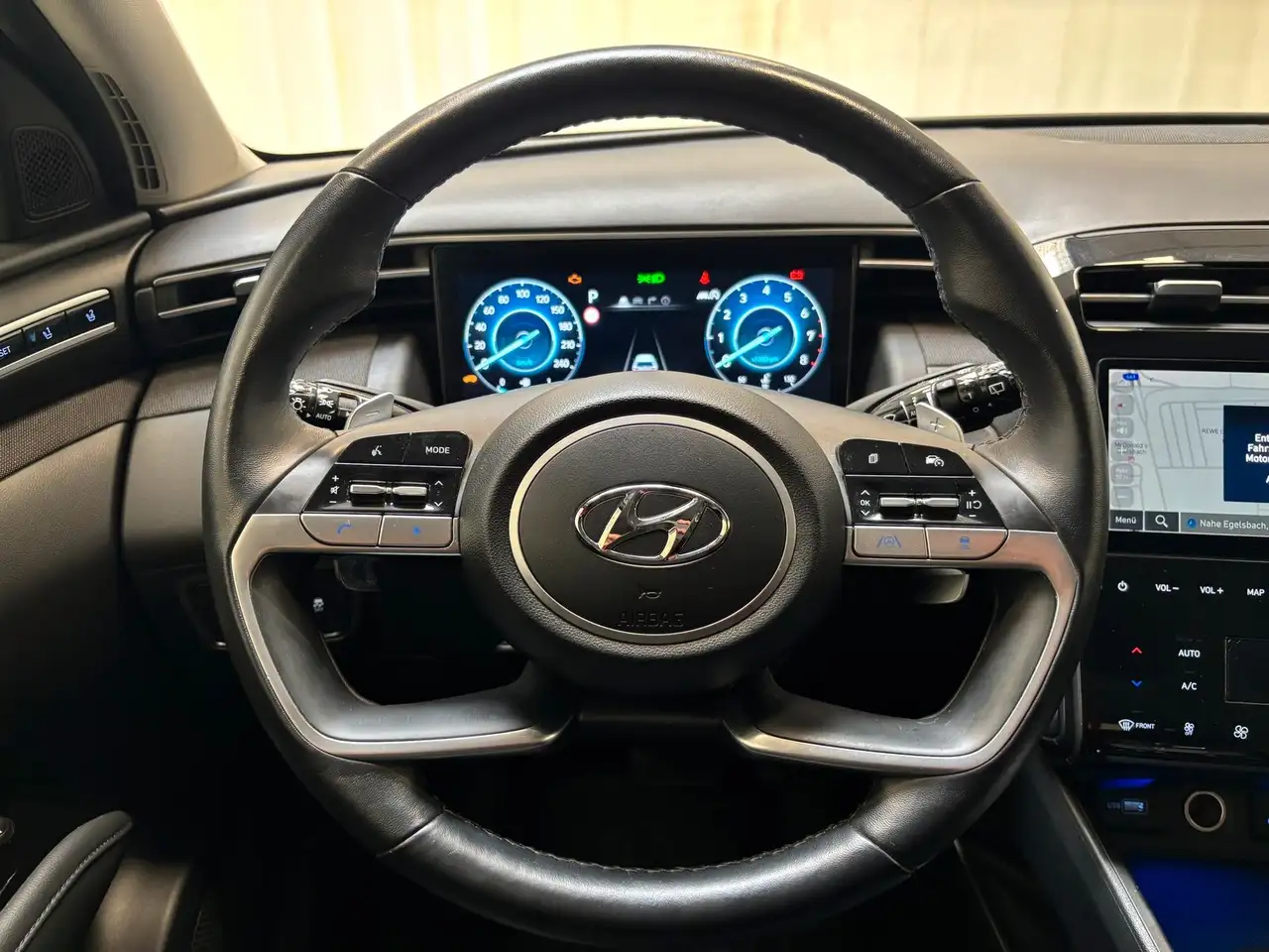 Hyundai TUCSON 1.6 T-GDI Prime|4WD|Navi|CAM|Pano — Galerie du véhicule 10