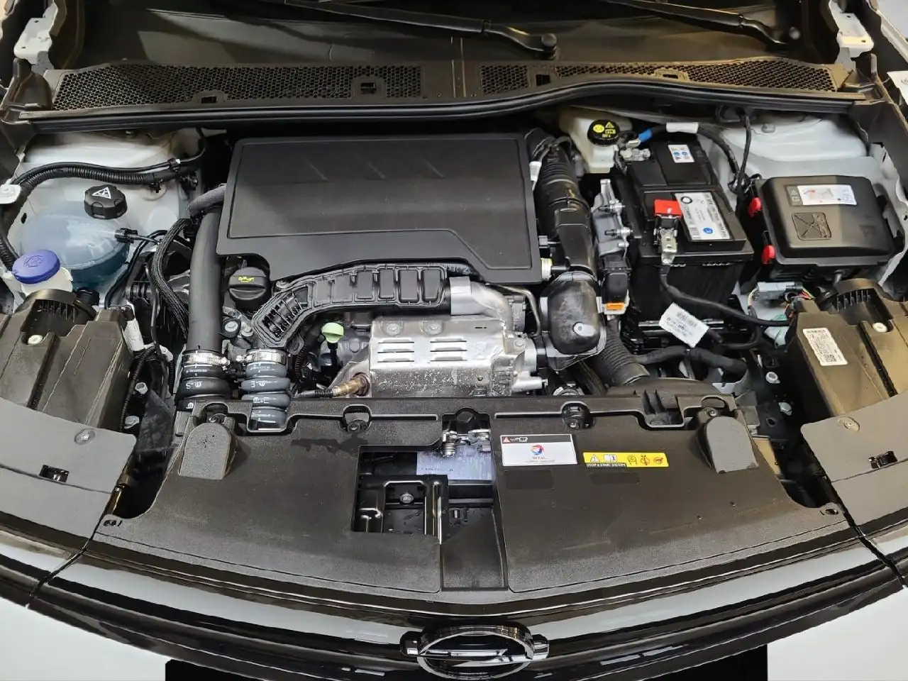 Opel Mokka GS Line 1.2 96KW/130PS 8AT+SHZ+LKHZ+KAMERA — Vehicle gallery 14