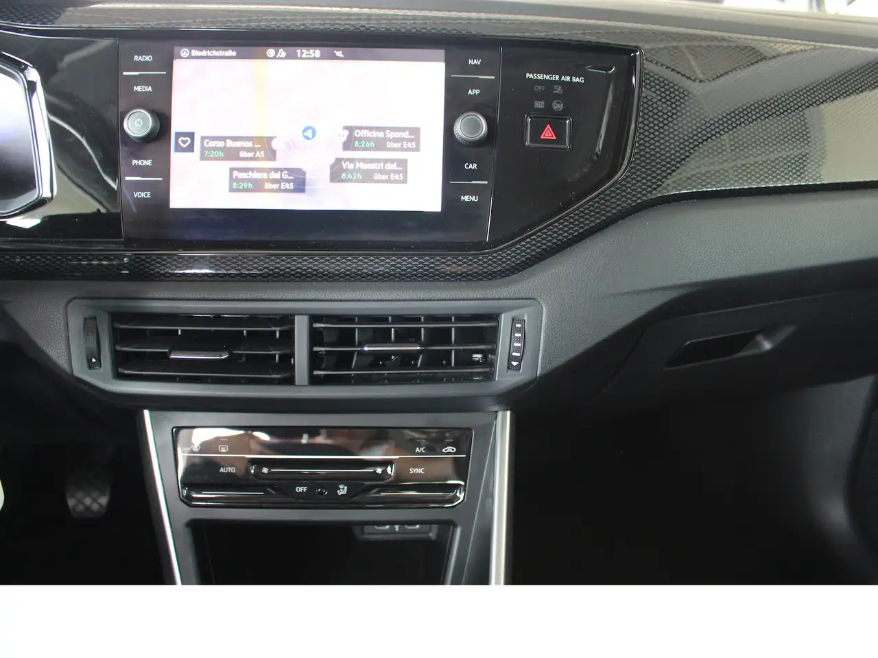 Volkswagen Taigo Life 1.0 TSI.Navi,LED,Multi,Top-Zustand — Vehicle gallery 10