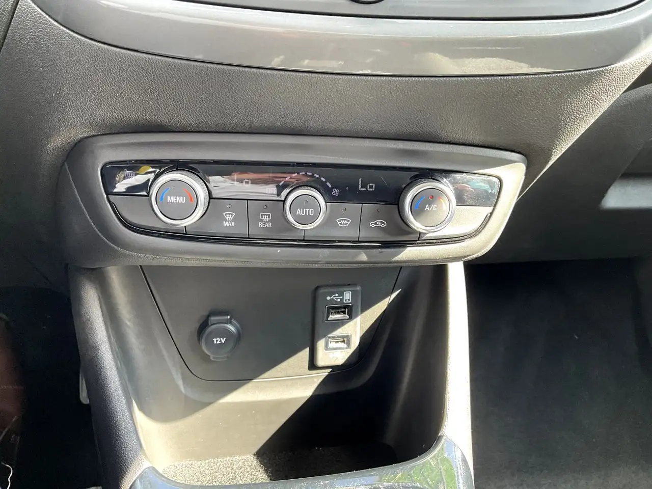 Opel Crossland 1.2 Turbo Sitzheizung*Rückfahrkamera — Galería del vehículo 17