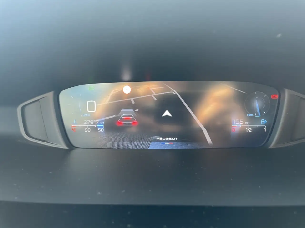 Peugeot 308 SW Allure PT130 Navi LED Apple CarPlay Android Aut — Galerie du véhicule 15