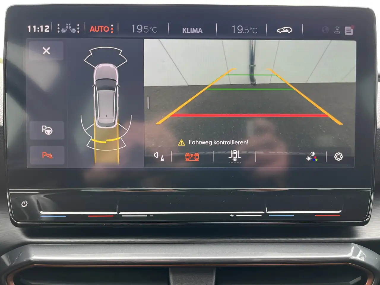 CUPRA Leon SP 2.0 TSI DSG 173€ m.20% Anz. Navi LED RFK SHZ — معرض صور السيارة 27
