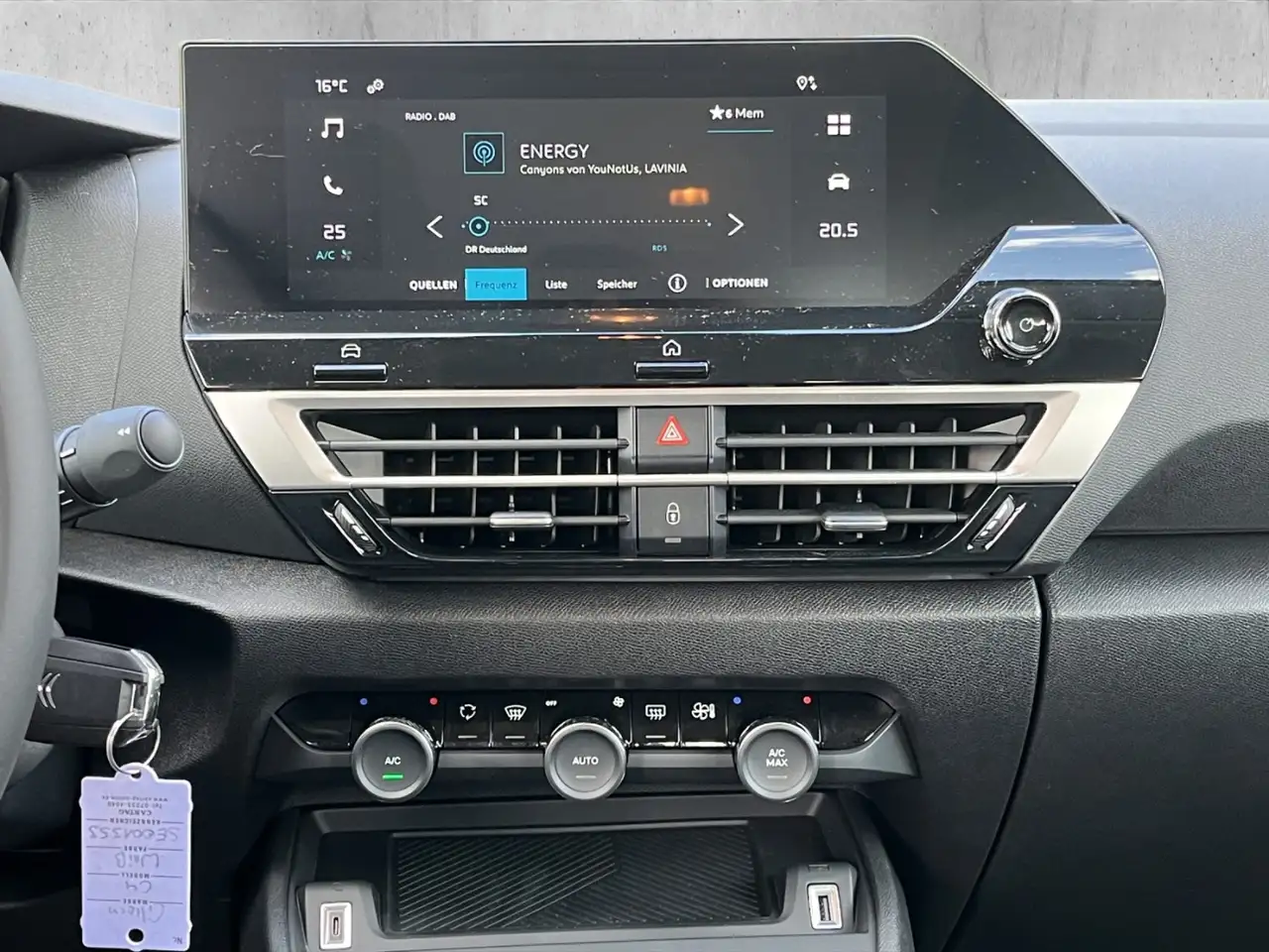 Citroen C4 PureTech 130 S&S Plus *CARPLAY*PDC*Allwetter* — Vehicle gallery 16