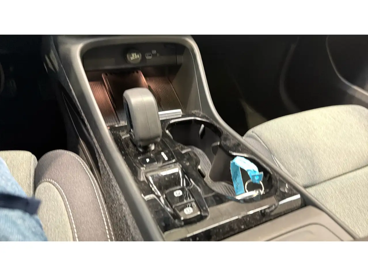 Volvo XC40 B3 Plus Aut. — معرض صور السيارة 24