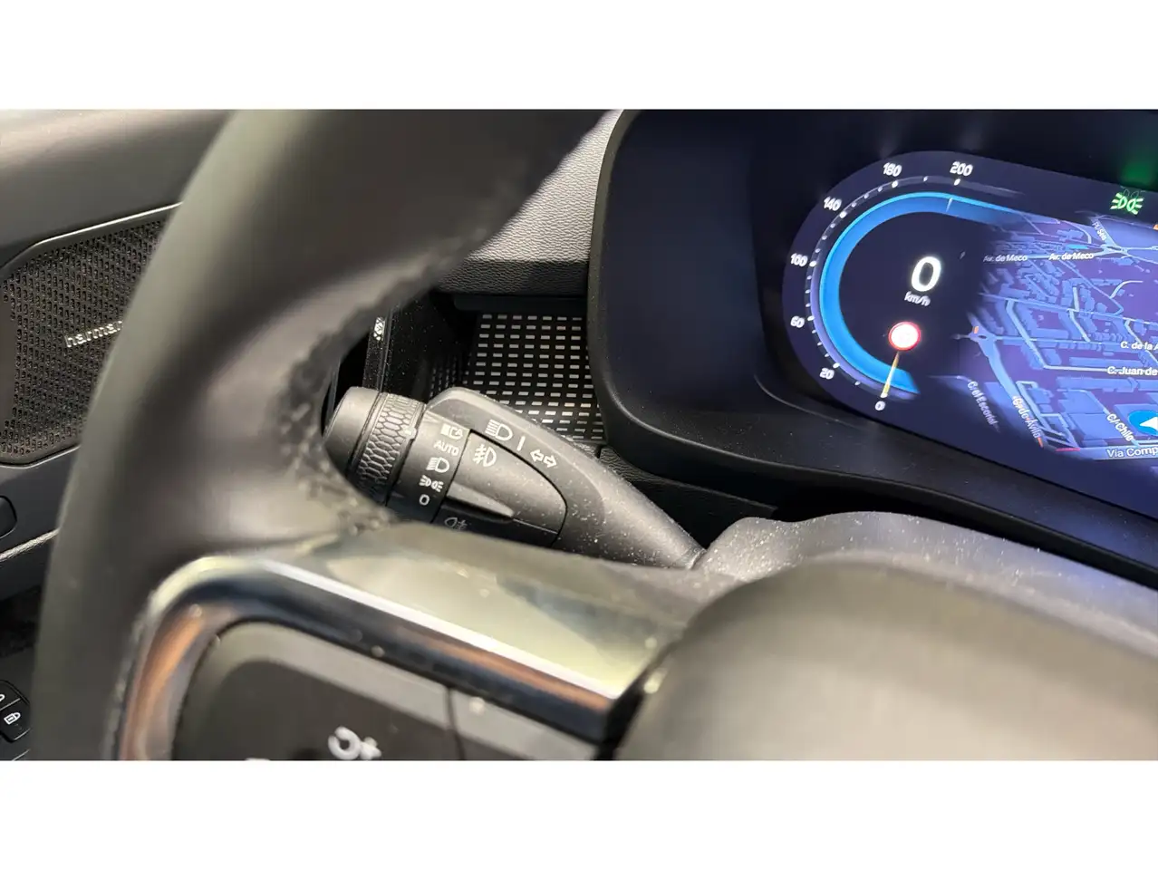 Volvo XC40 B3 Plus Aut. — معرض صور السيارة 18