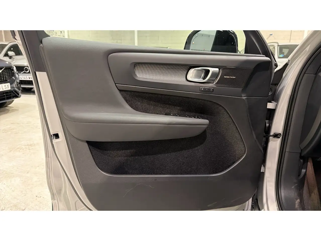 Volvo XC40 B3 Plus Aut. — معرض صور السيارة 26