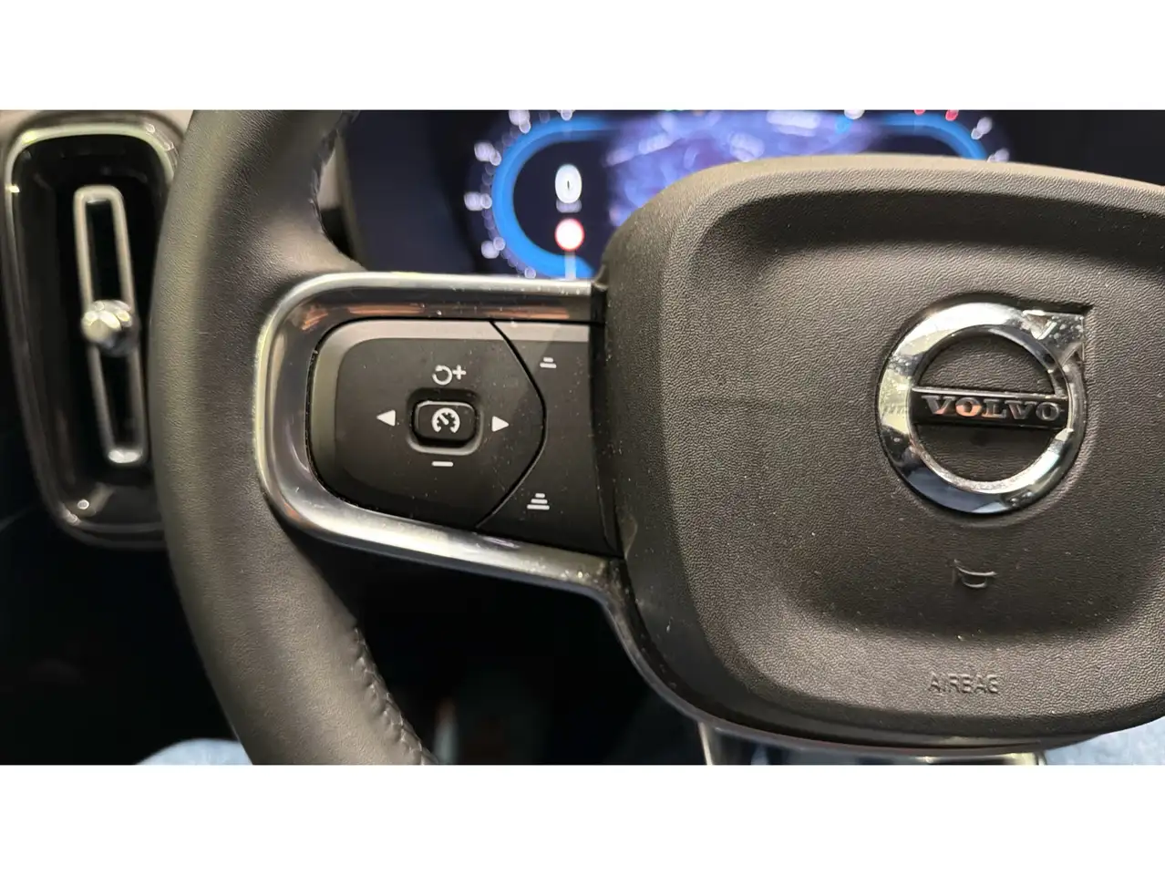 Volvo XC40 B3 Plus Aut. — معرض صور السيارة 19