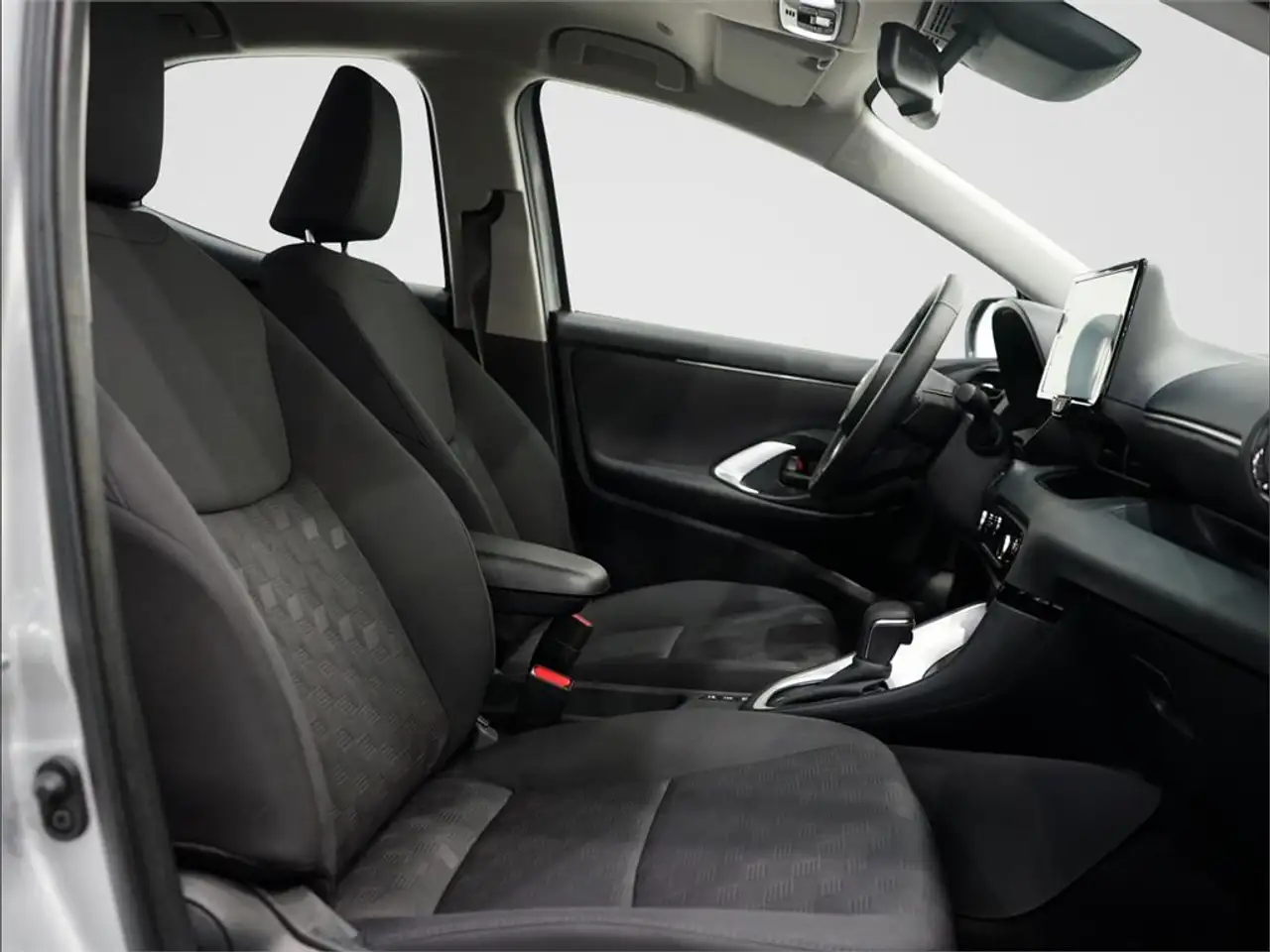 Toyota Yaris 120H 1.5 Active Plus — Galería del vehículo 6