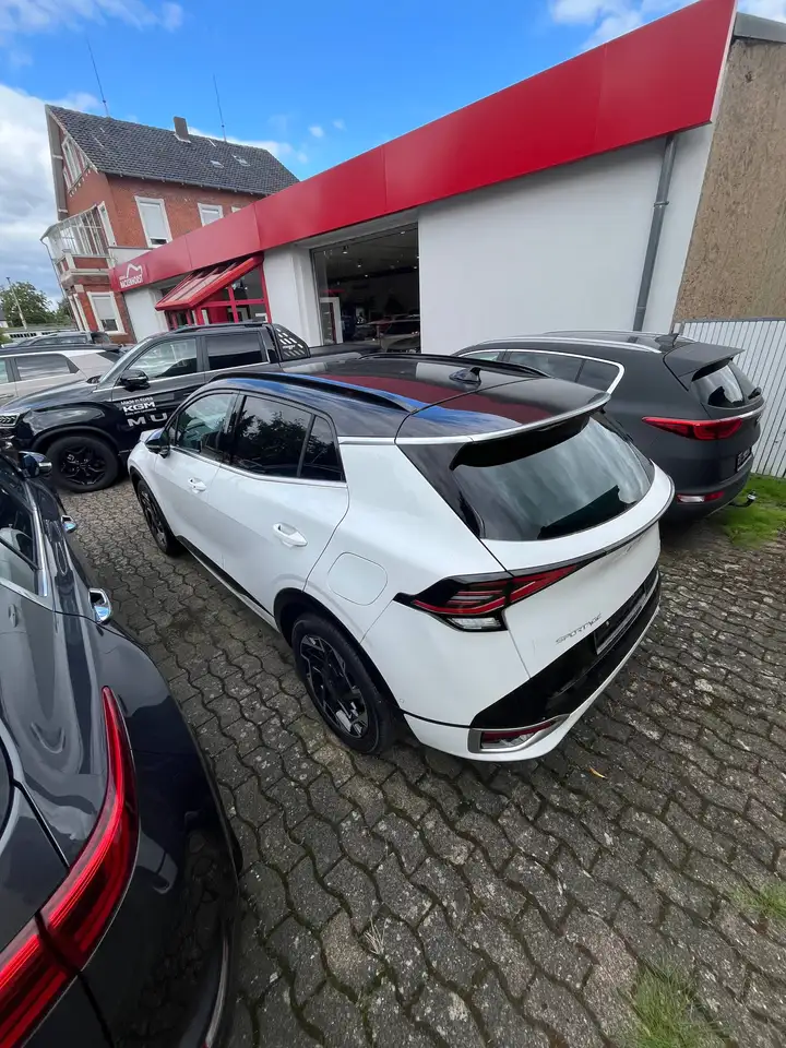 Kia Sportage GT-Line Plug-in Hybrid 4WD — Galería del vehículo 4