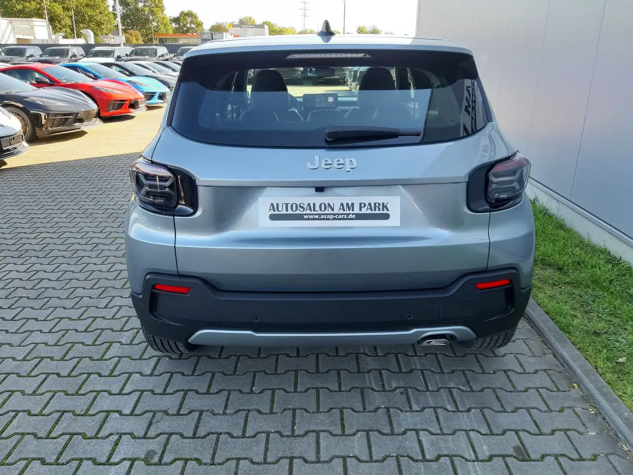 Jeep Avenger 1.2 Altitude mit Navi/Kamera/Sitzheizun — Galerie du véhicule 4