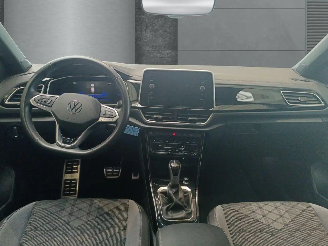 Volkswagen T-Roc 1.5 TSI "R-LINE" 150 PS DSG+NAVI+AHK+REARVIEW+ — Galerie du véhicule 14