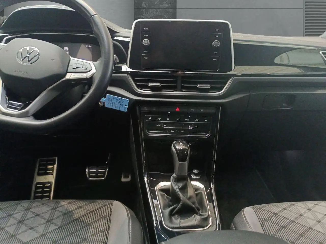 Volkswagen T-Roc 1.5 TSI "R-LINE" 150 PS DSG+NAVI+AHK+REARVIEW+ — Galerie du véhicule 15