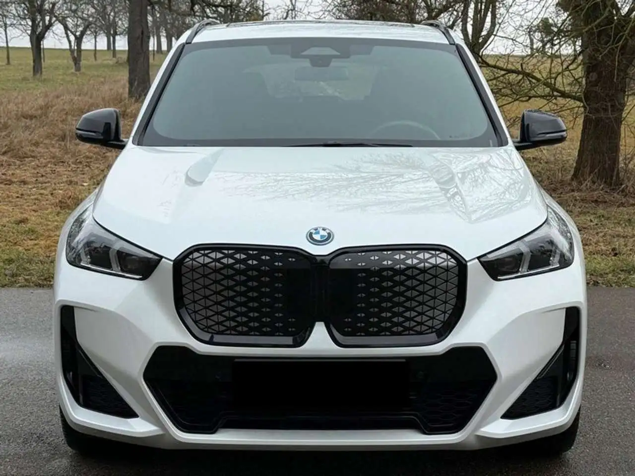 BMW iX1 eDrive20 M Sportpaket — معرض صور السيارة 3