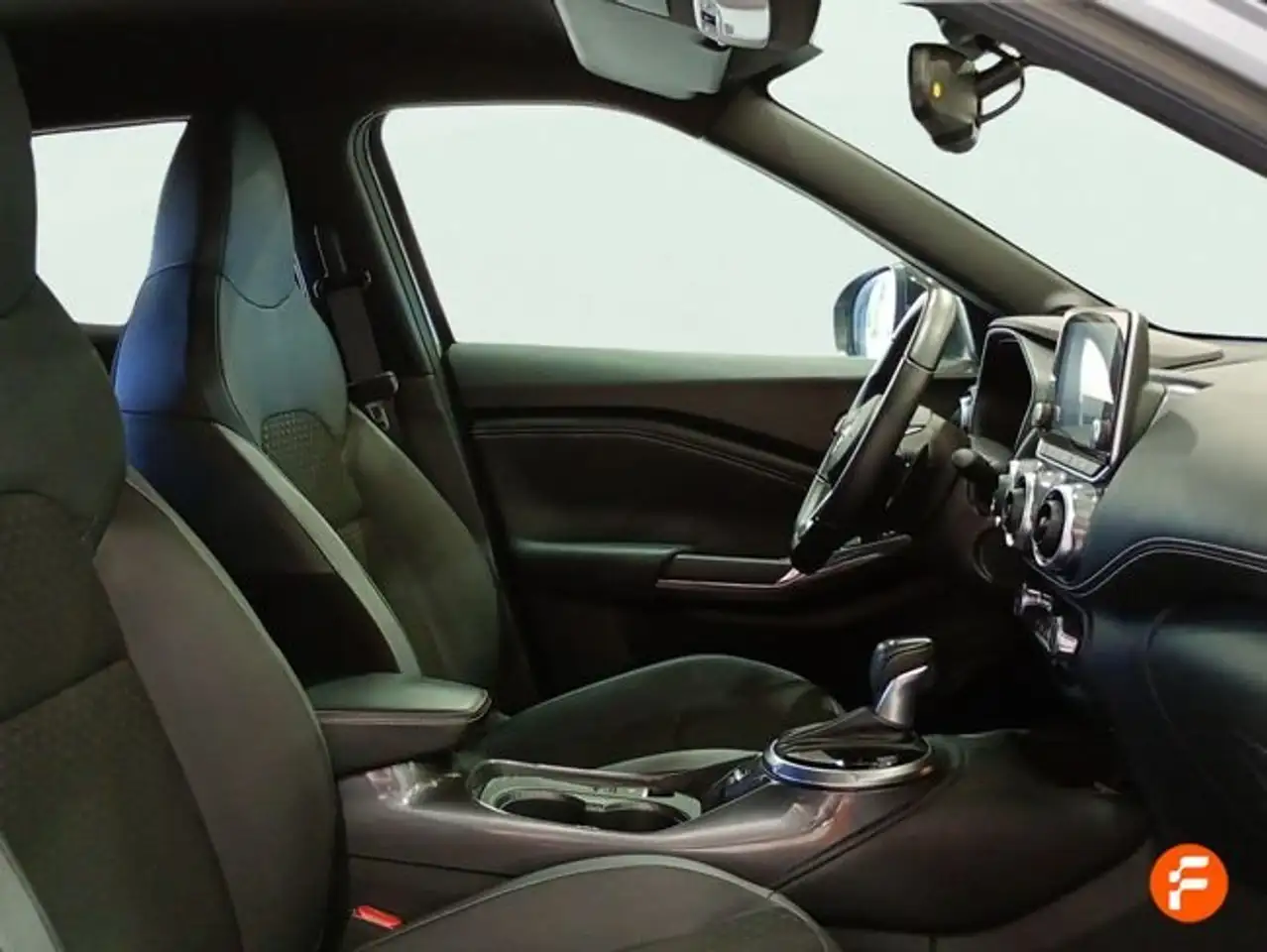 Nissan Juke 1.0 DIG-T N-Connecta 4x2 DCT 7 84kW — معرض صور السيارة 16
