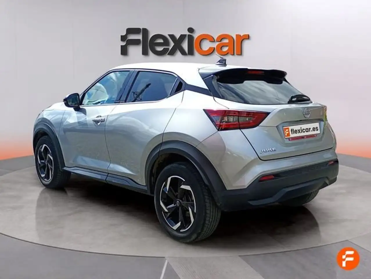 Nissan Juke 1.0 DIG-T N-Connecta 4x2 DCT 7 84kW — معرض صور السيارة 3