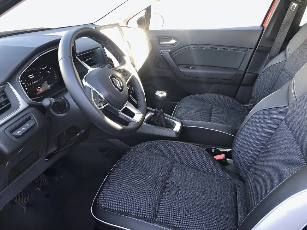 Renault Captur TCe Equilibre 67kW — Vehicle gallery 19