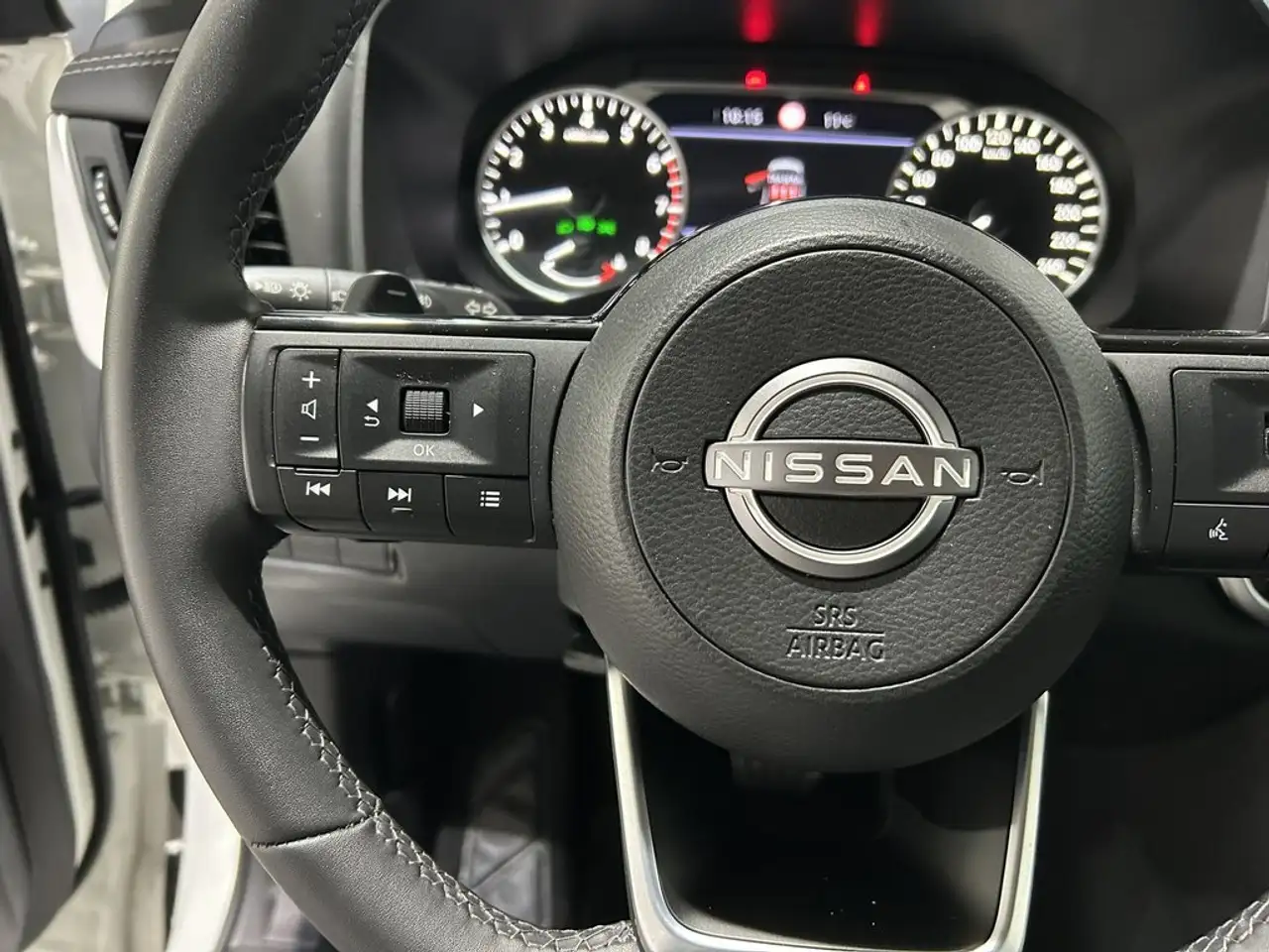 Nissan Qashqai 1.3 DIG-T mHEV 12V Acenta 4x2 Aut. 116kW — معرض صور السيارة 20