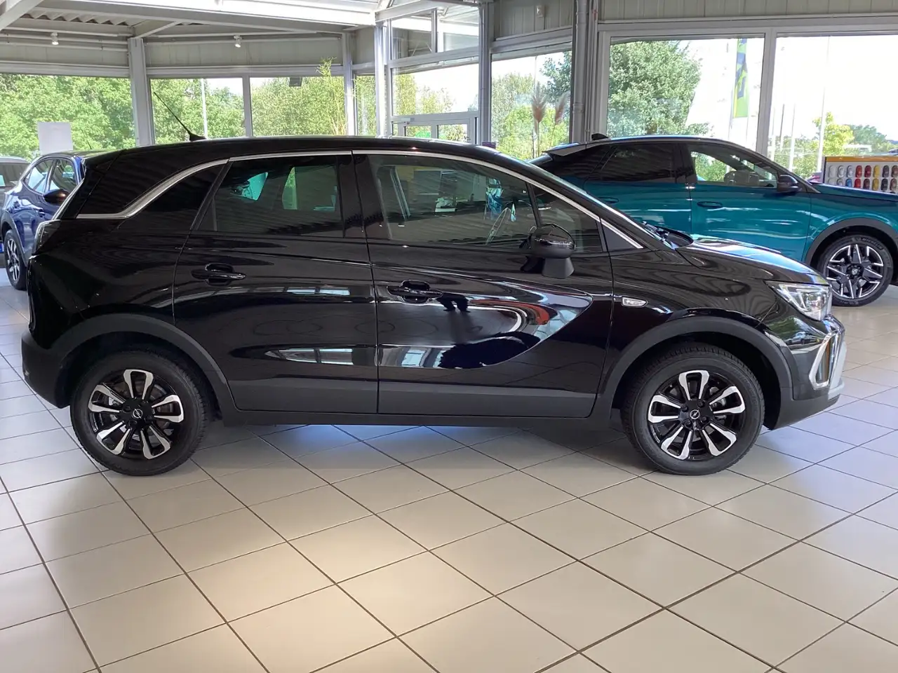 Opel Crossland 1,2 Turbo ELEGANCE PAKET LED+Navi+SHZ — Galería del vehículo 5