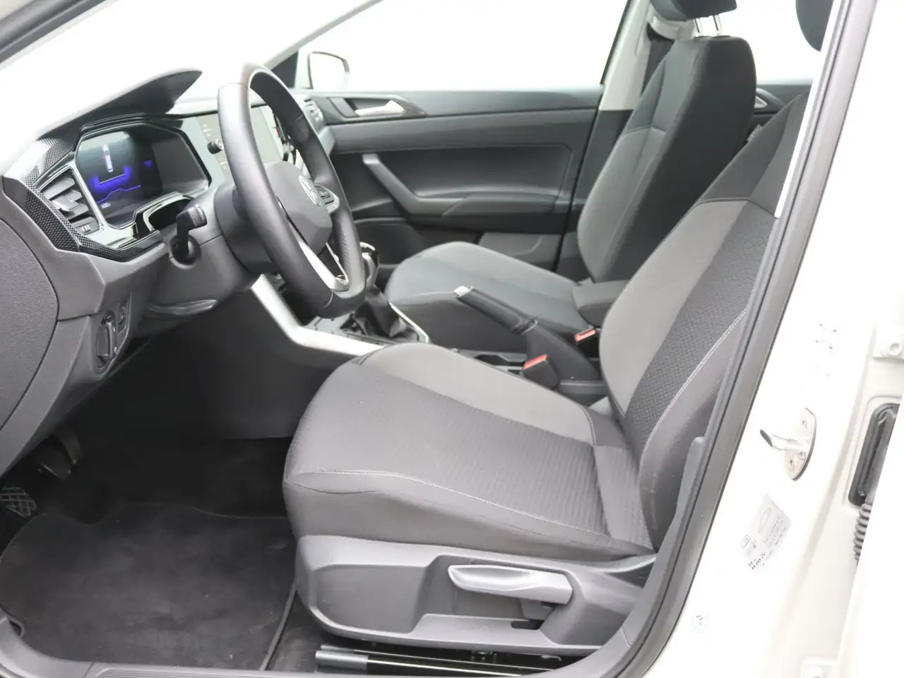 Volkswagen Polo Life 1.0 / App-Connect, LED, SHZ, DAB+, PDC — Vehicle gallery 12