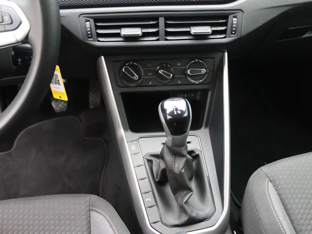 Volkswagen Polo Life 1.0 / App-Connect, LED, SHZ, DAB+, PDC — Vehicle gallery 13