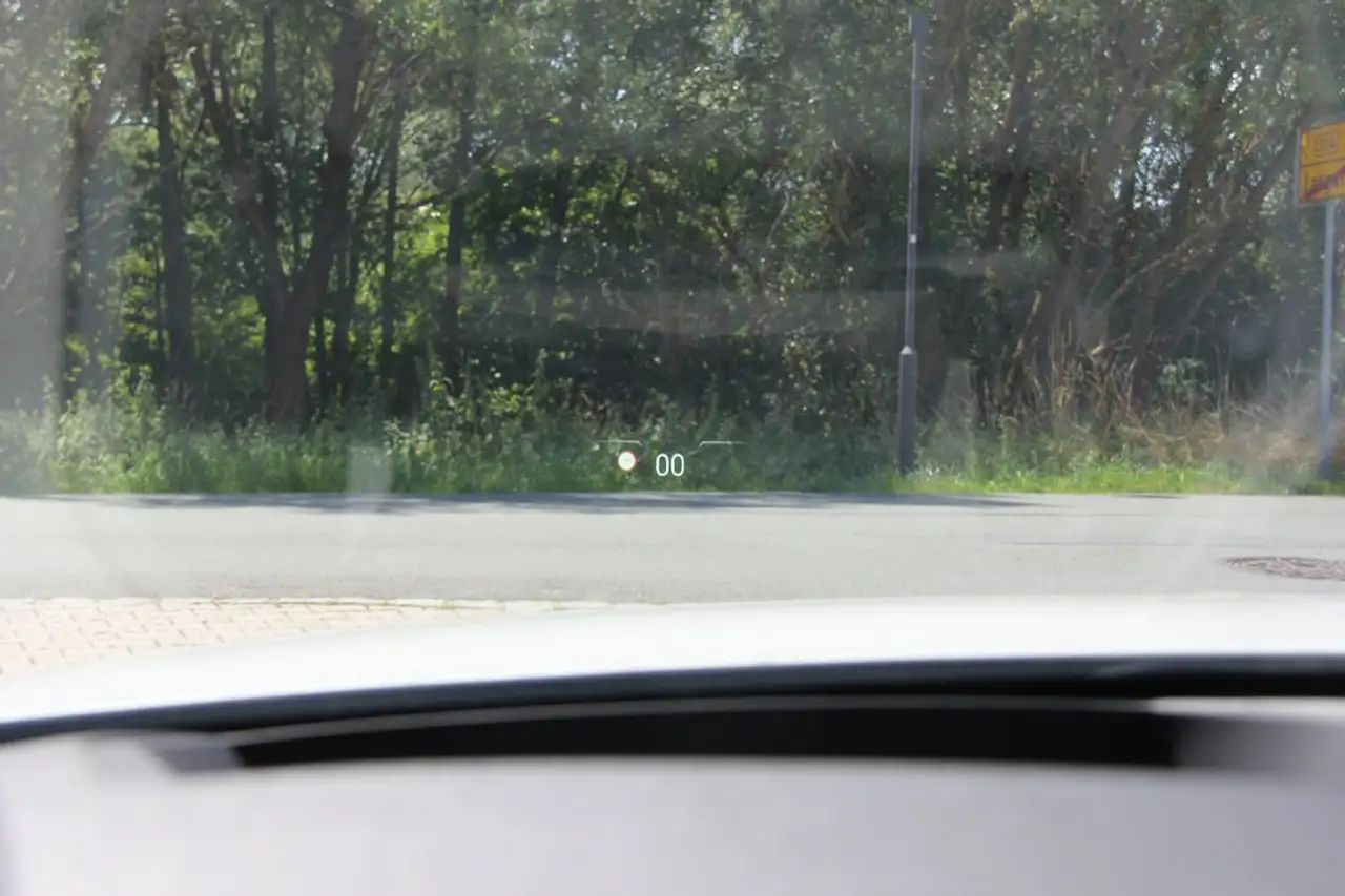 DS Automobiles DS 4 PHEV 225PS Performance Line HUD 19 ZOLL — معرض صور السيارة 13
