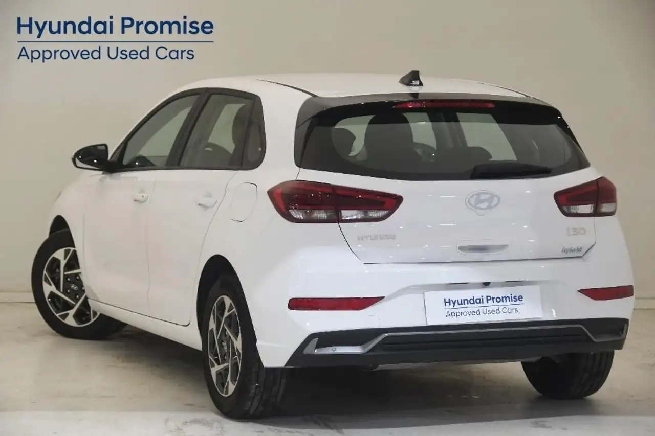 Hyundai i30 1.0 TGDI Klass 48V 100 — معرض صور السيارة 3