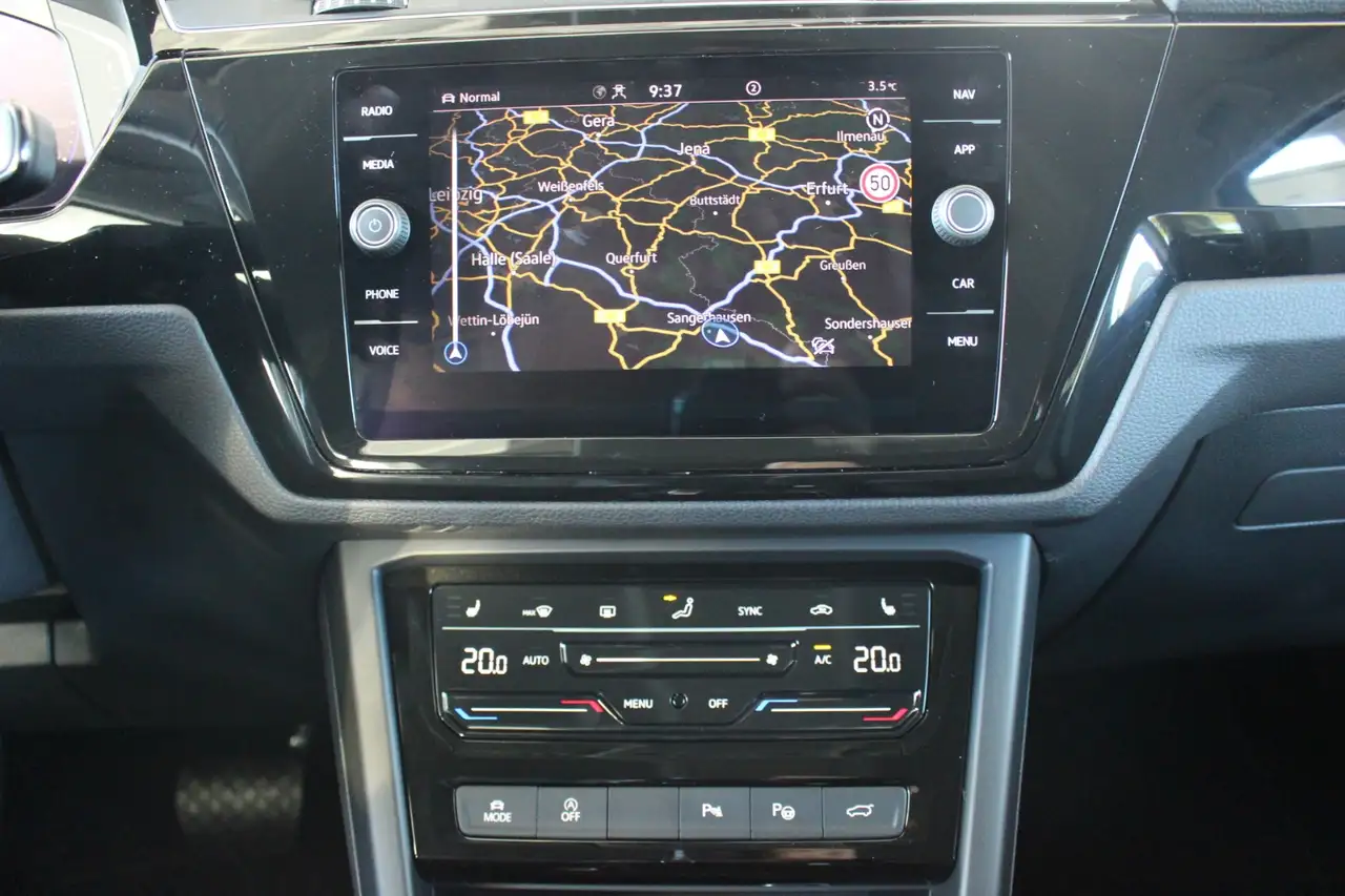 Volkswagen Touran R-Line 1,5 l TSI DSG AHK Black Style — معرض صور السيارة 13