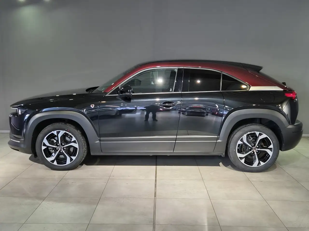 Mazda MX-30 R-EV Edition R/Glasdach/Bose/Matrix-LED/360 Grad C — معرض صور السيارة 3