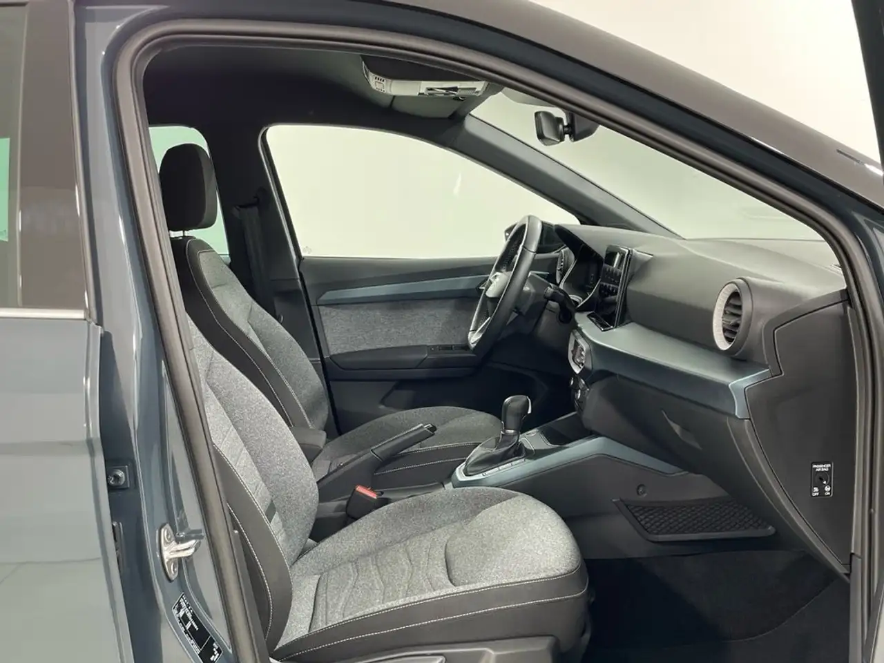 SEAT Arona 1.0 TSI S&S X-perience DSG7 115 — Galerie du véhicule 5