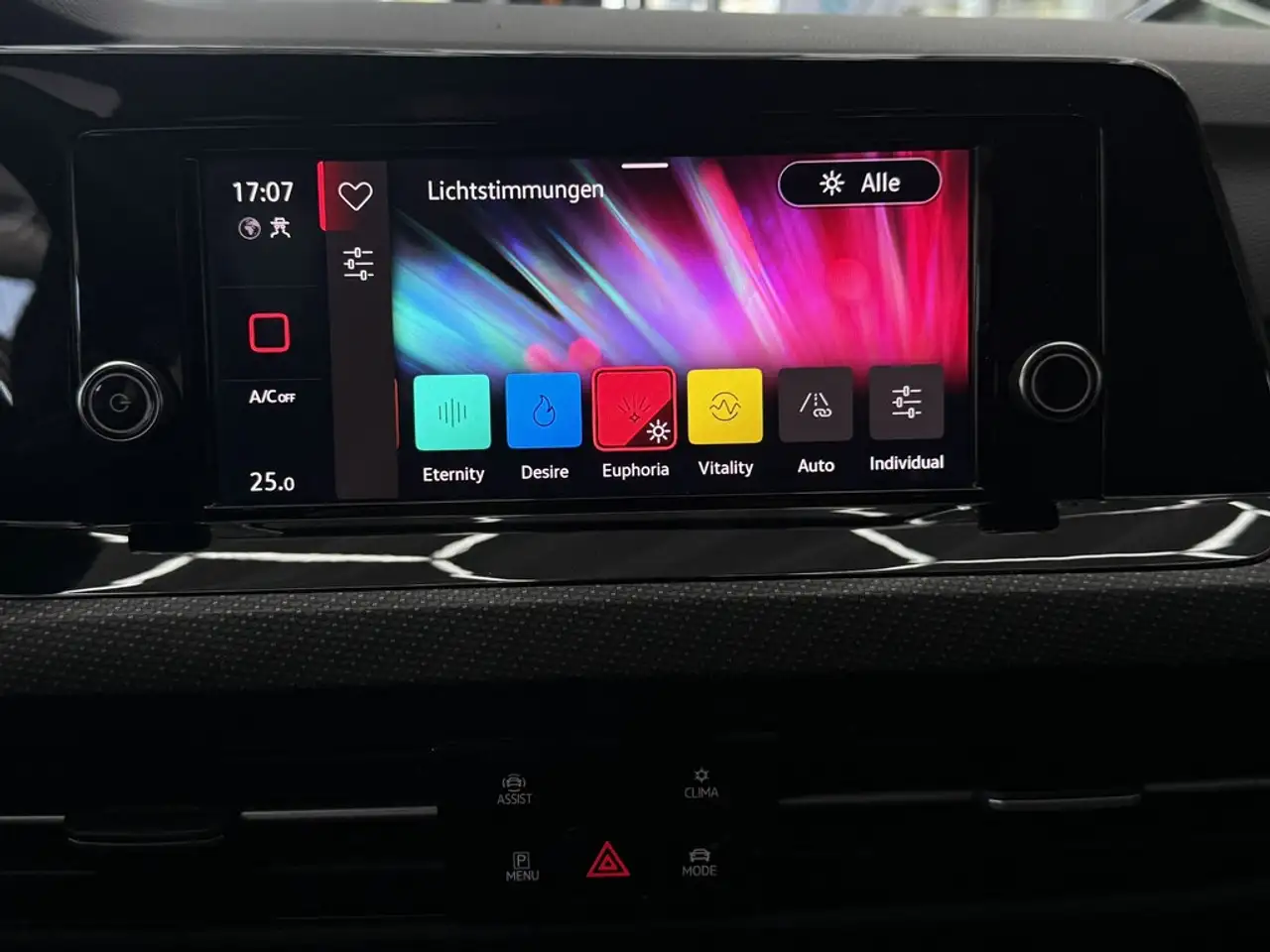 Volkswagen Golf VIII 1.5 eTSI R-Line, 1.Hd, LED, DSG, DAB — Galería del vehículo 10