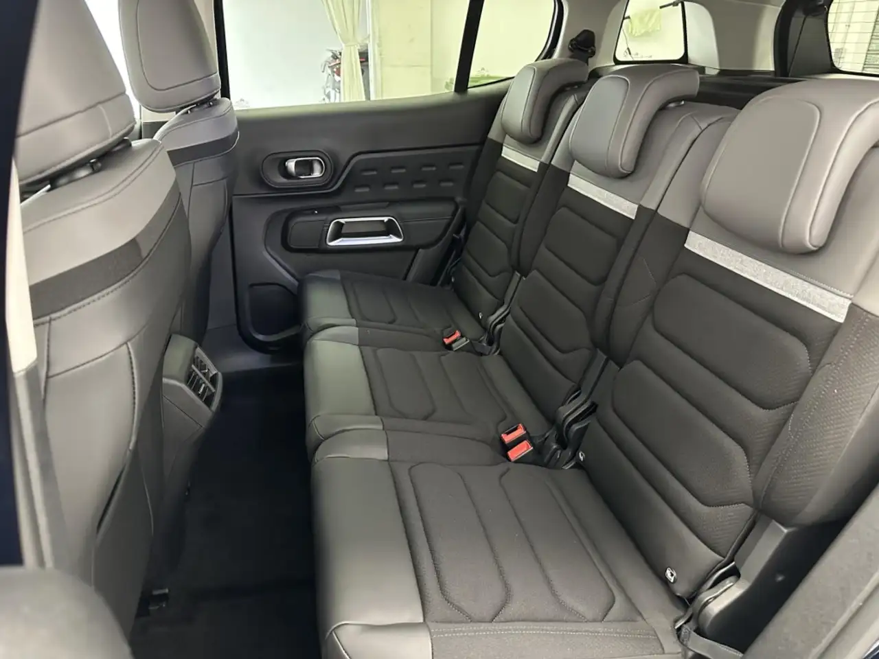 Citroen C5 Aircross 1.2 PURETECH 130 PLUS GPS LL18 RADAR AV AR+CAM — Vehicle gallery 13