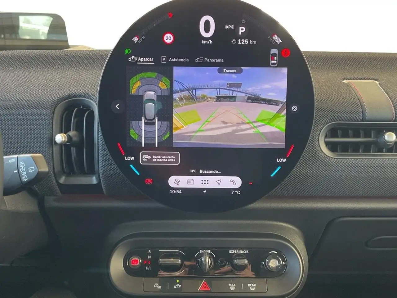 MINI Cooper 5 puertas C Essential Aut. — معرض صور السيارة 16