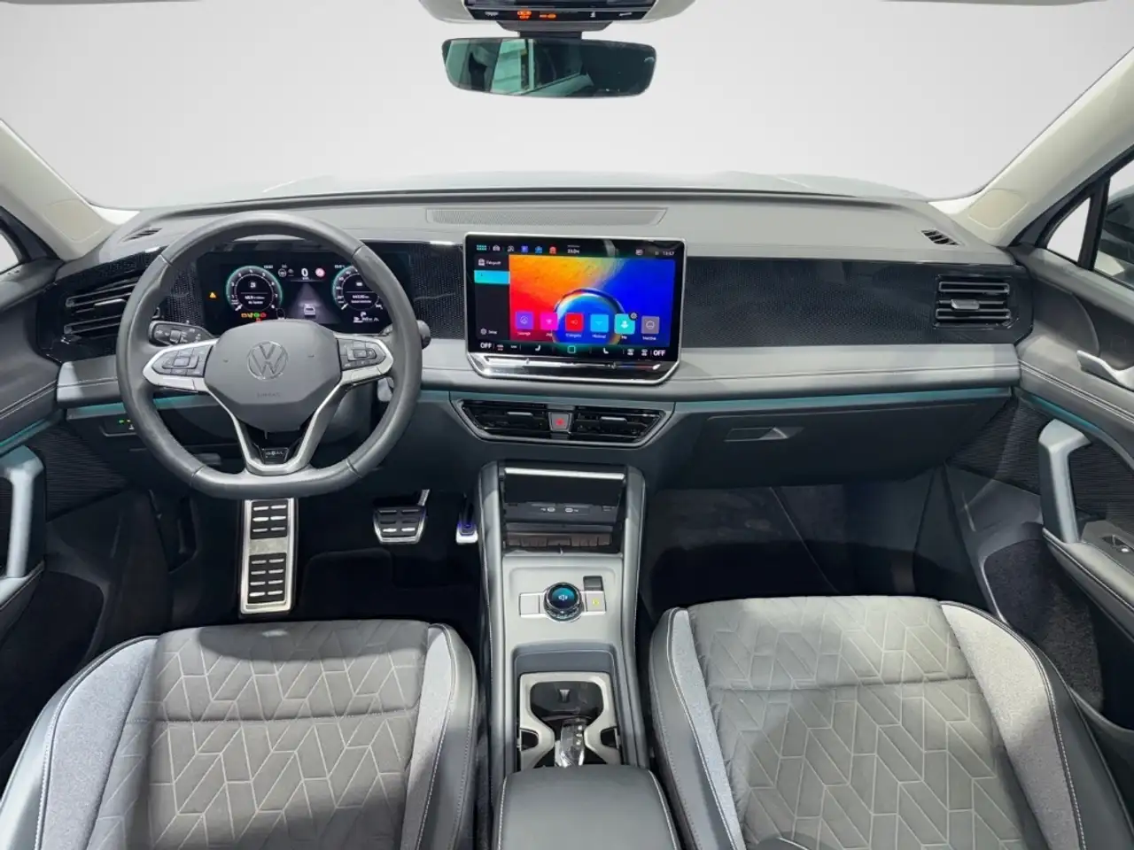Volkswagen Tiguan 1.5 eTSI DSG GOAL AHK LED 360 CAM TRAVEL NAVI AMBI — Galerie du véhicule 9