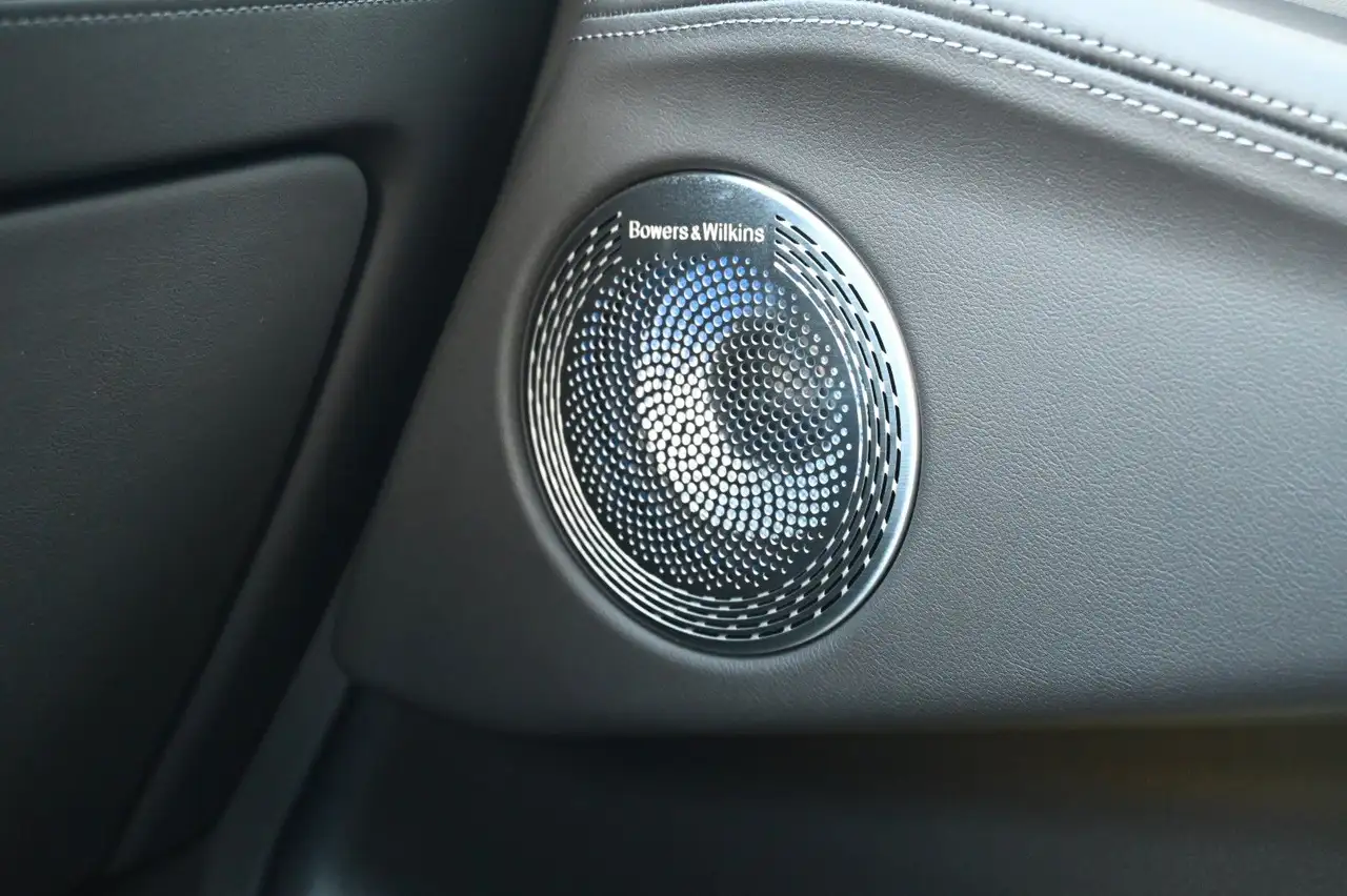 BMW XM *B&W*MASS*LUFT*23"AHK*ACC*NAV*MIETKAUF — Galería del vehículo 24