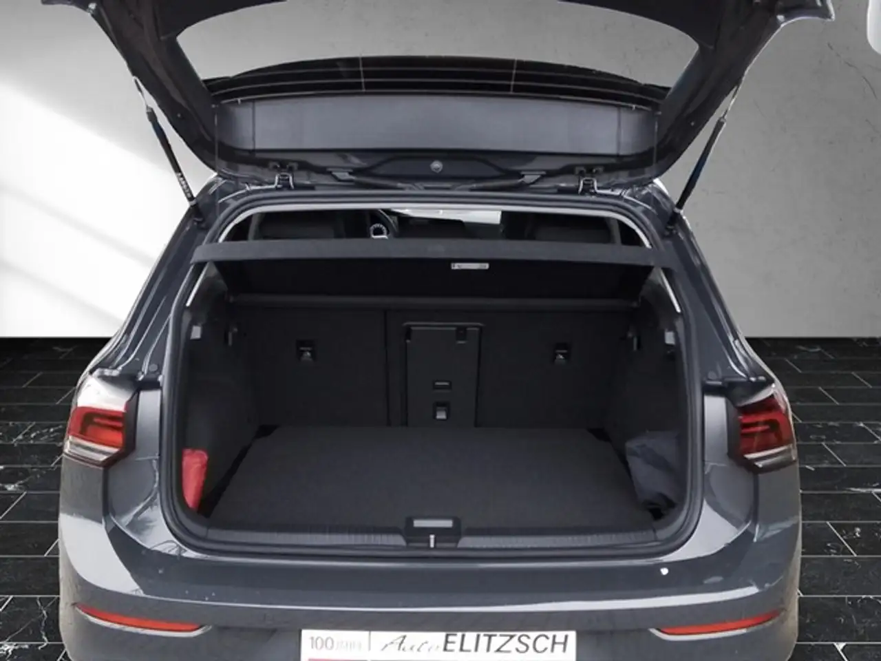 Volkswagen Golf VIII TSI Move LED Navi SHZ AID RFK — Galerie du véhicule 13