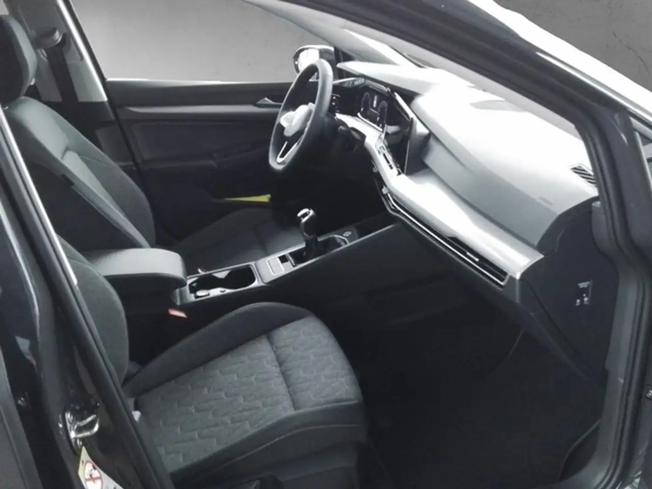 Volkswagen Golf VIII TSI Move LED Navi SHZ AID RFK — Galerie du véhicule 12