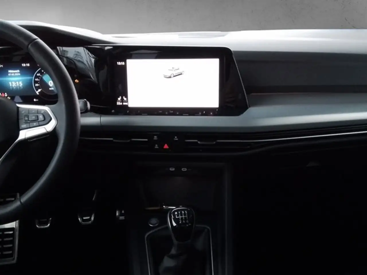Volkswagen Golf VIII TSI Move LED Navi SHZ AID RFK — Galerie du véhicule 15