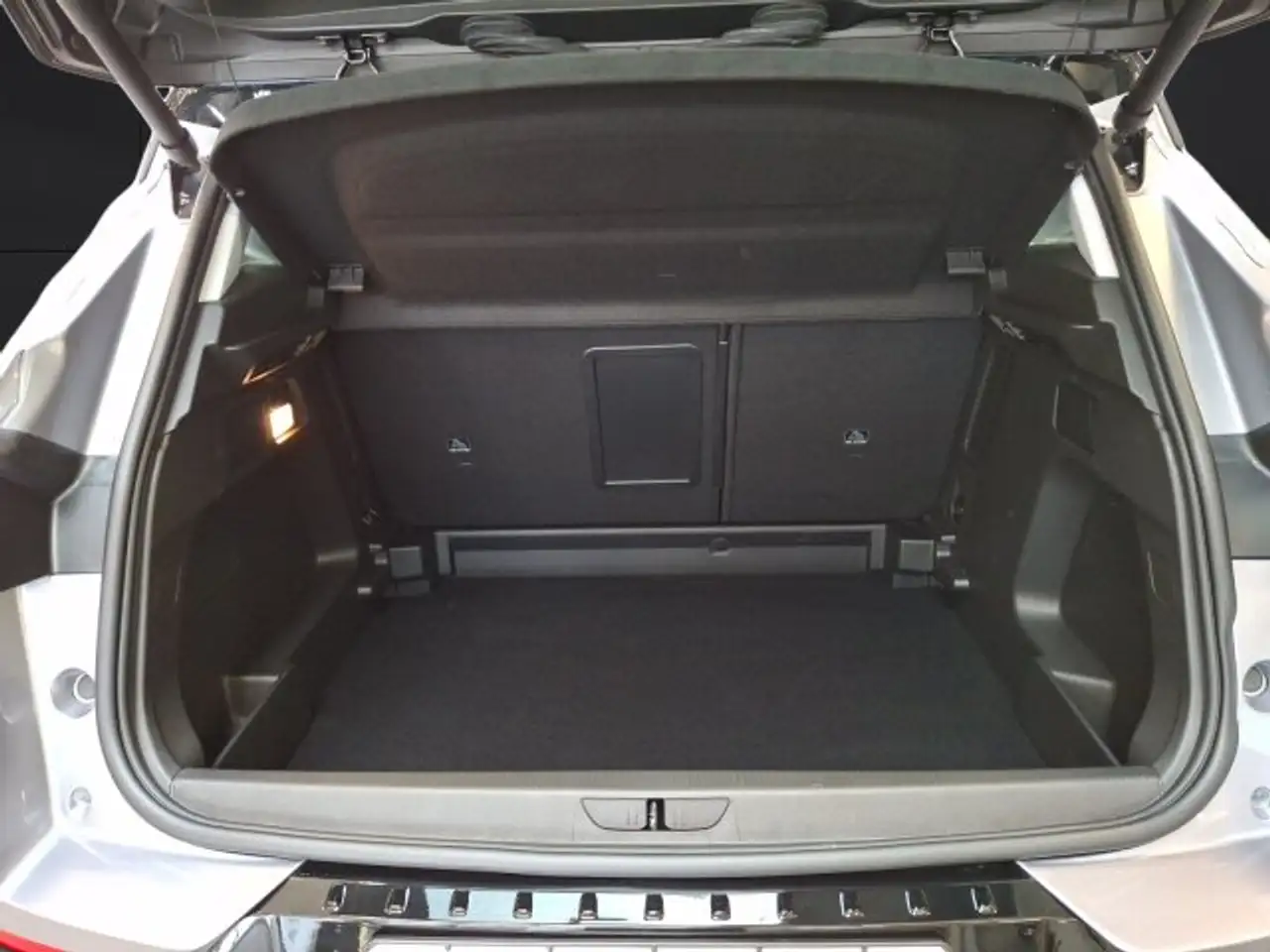 Opel Grandland Grandland 1.2 Turbo GS Line Automatik Alcantara Allwetter — معرض صور السيارة 16