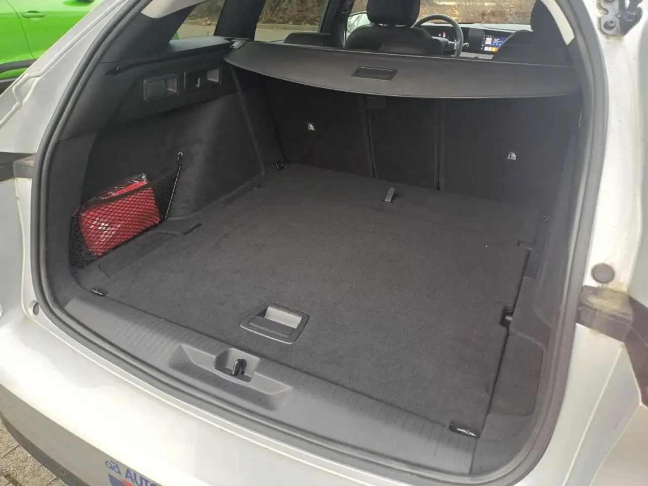 Opel Astra Sports Tourer 1.2 Turbo Elegance — Galería del vehículo 11