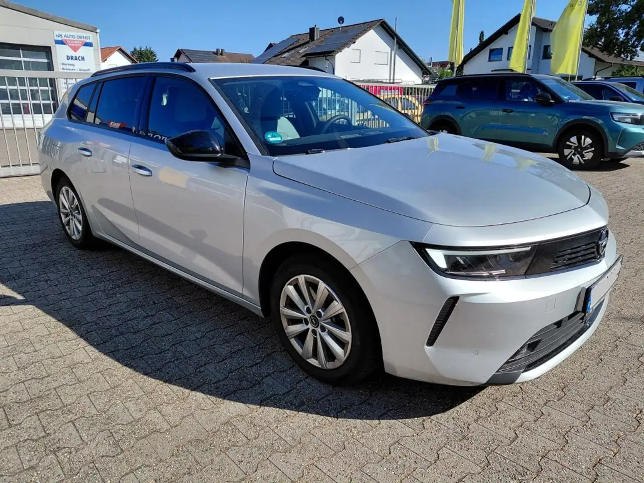 Opel Astra Sports Tourer 1.2 Turbo Elegance — Galería del vehículo 7