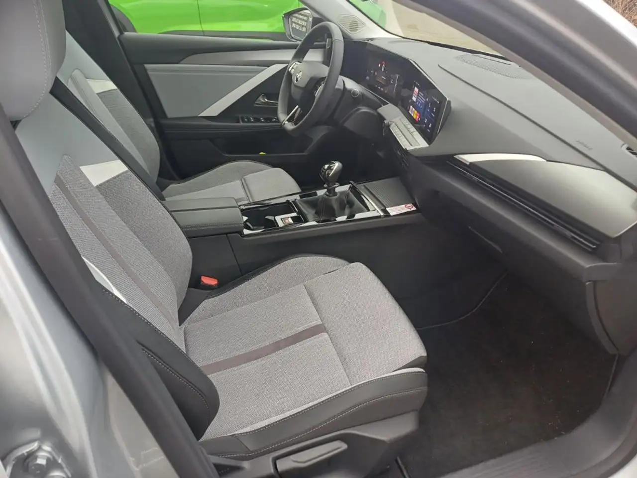 Opel Astra Sports Tourer 1.2 Turbo Elegance — Galería del vehículo 13