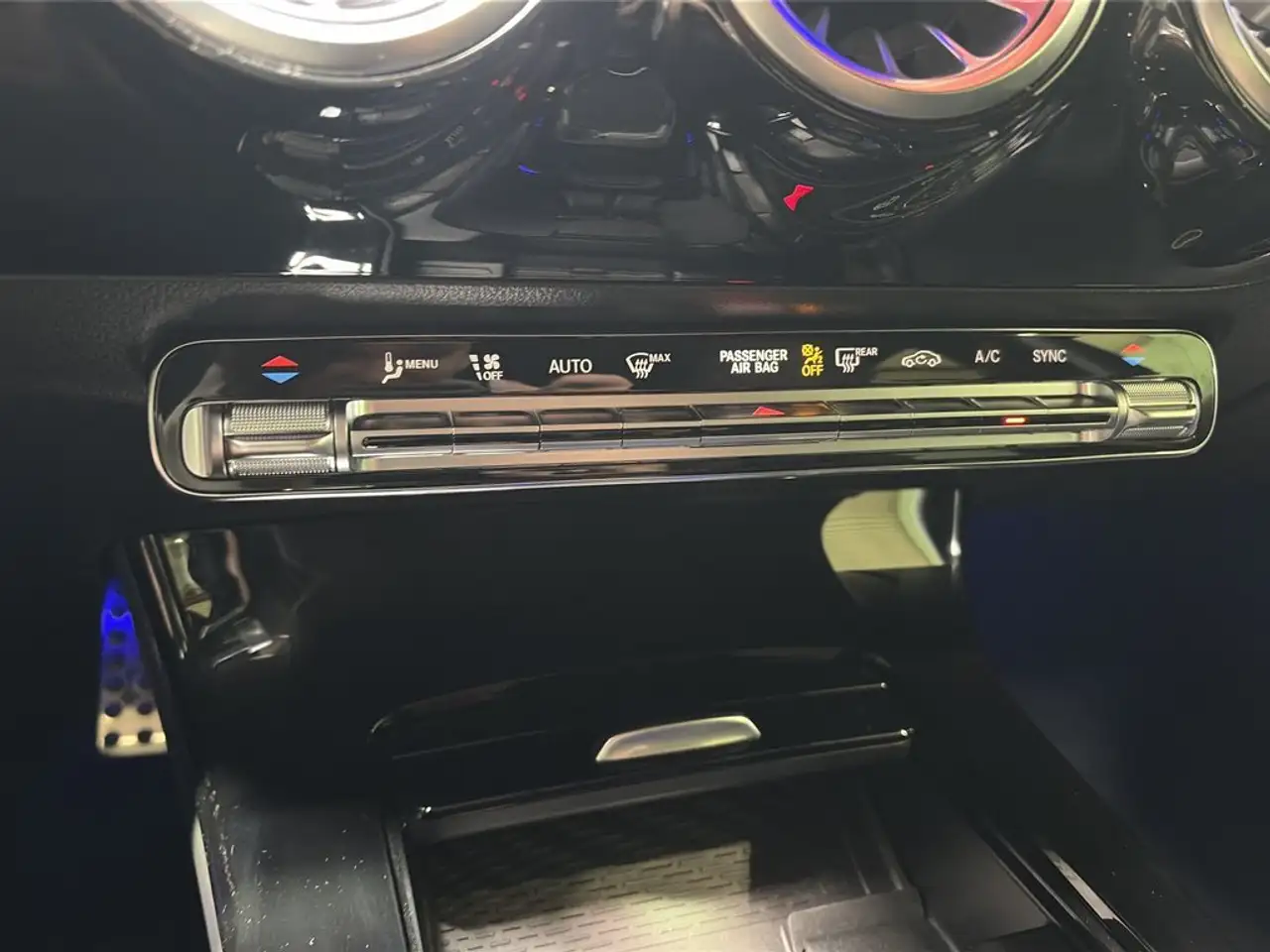 Mercedes-Benz A 180 Progressive Line Advanced 7G-DCT — معرض صور السيارة 21