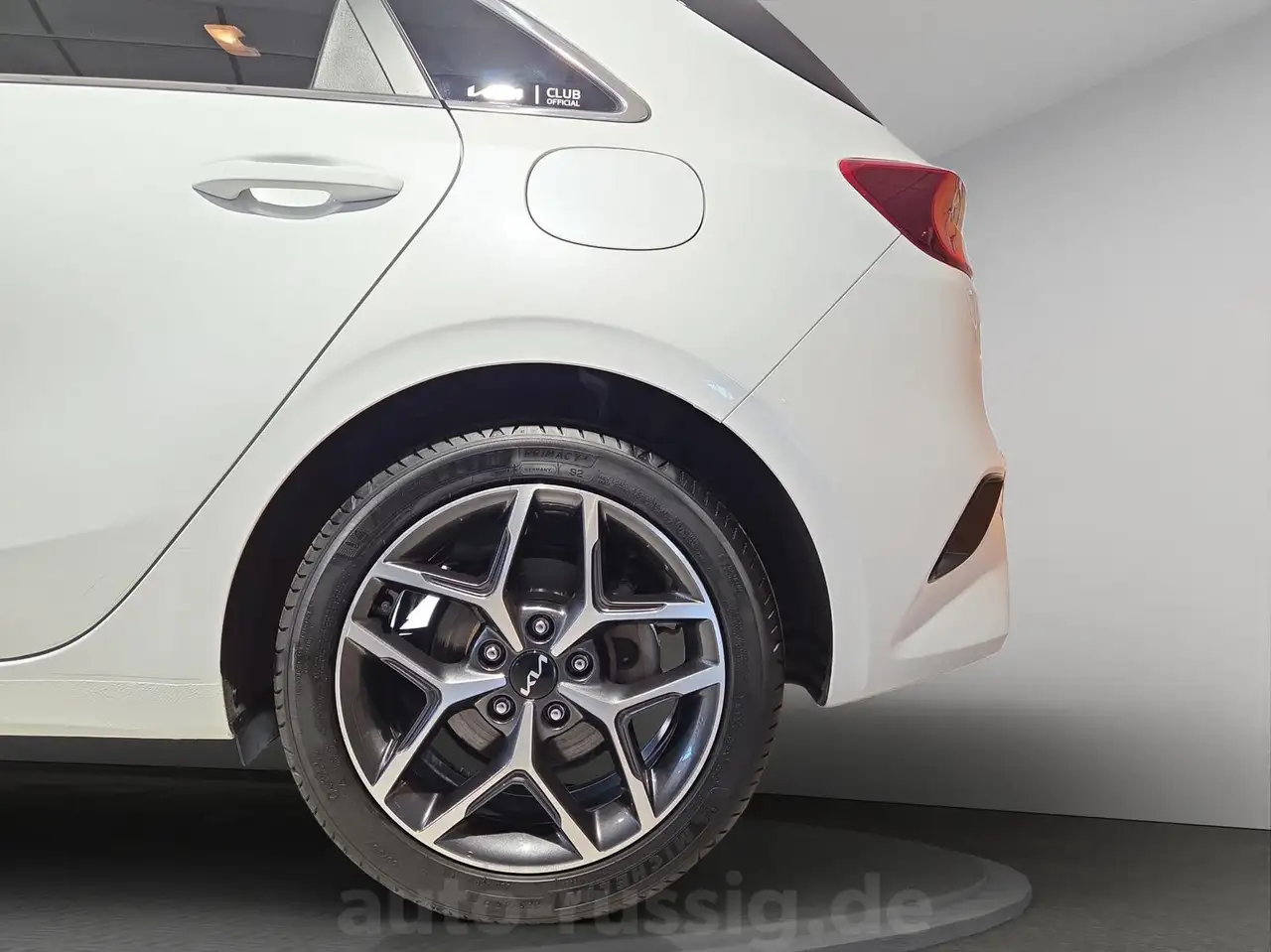 Kia Ceed / cee'd GDI 1.5 160 PS *LED*Kamera*PDC — معرض صور السيارة 24