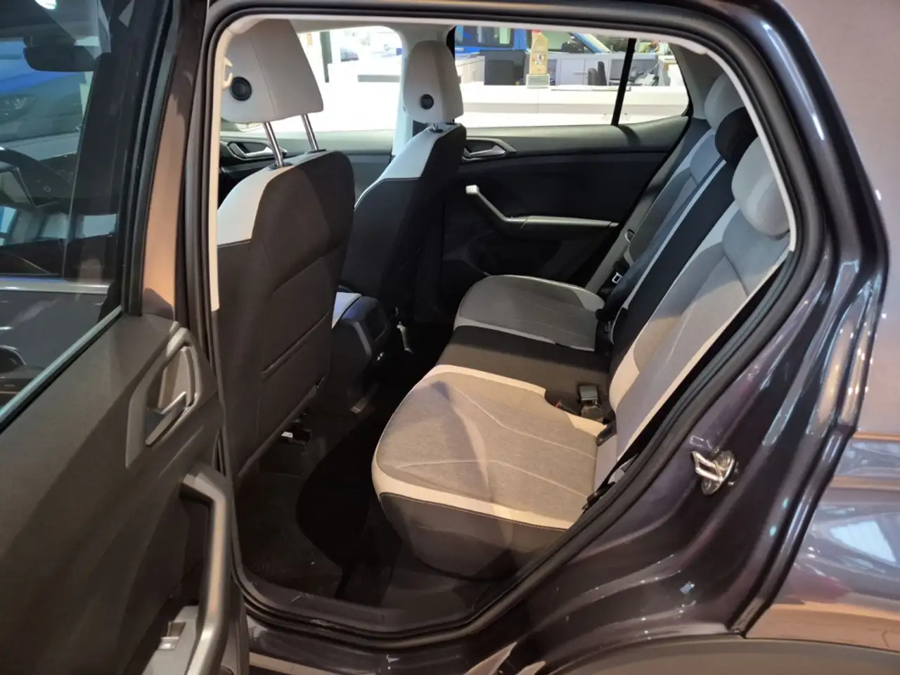Volkswagen T-Cross Style 115 PS 7-Gang-DSG AHK Navi digitales Cockpit — Vehicle gallery 10