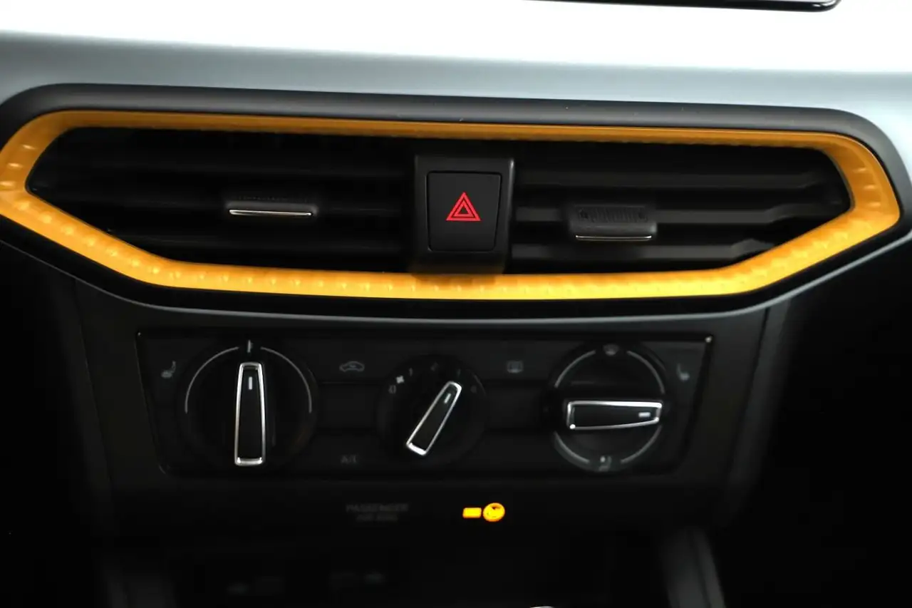 SEAT Ibiza 1.0 TSI DSG Style LED/ACC/Kamera — Galería del vehículo 11